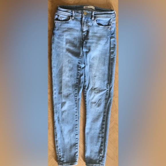👖 ZARA -Mid Rise Skinny Jeans👖 - Picture 1 of 2